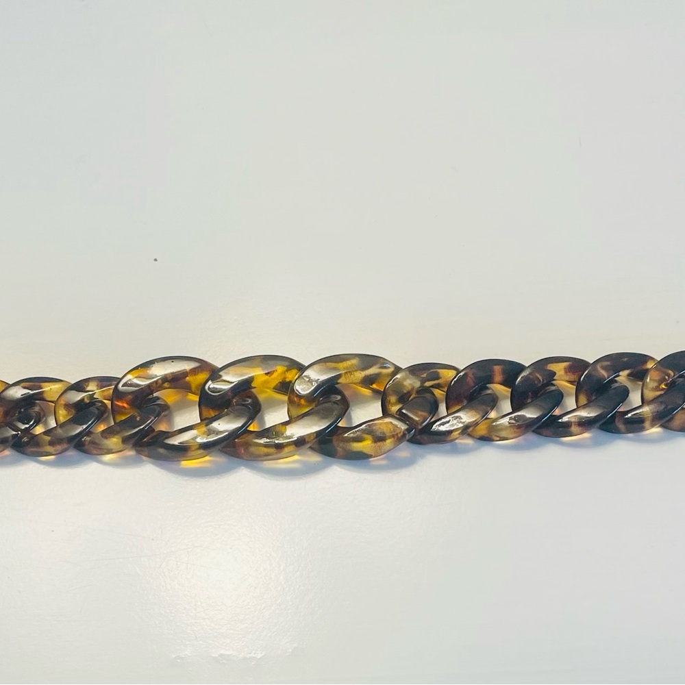 Plus Size Tortoise Shell Faux Link Bracelet Toggle Closing - Picture 4 of 5